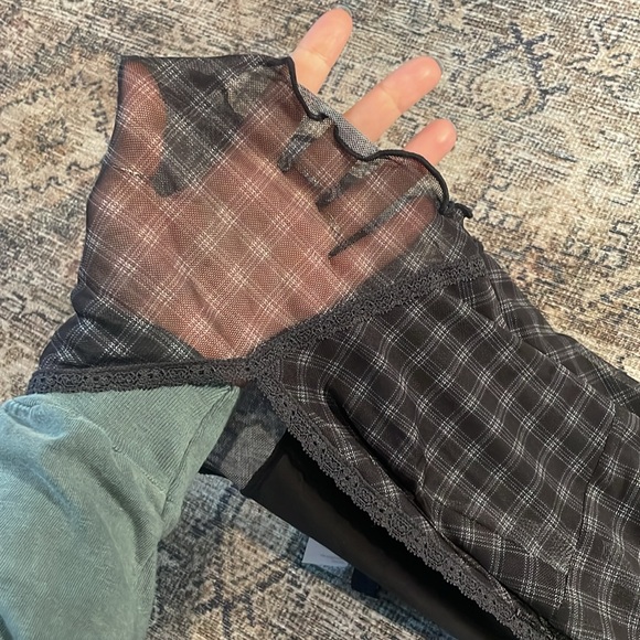 Plaid Checkered Mesh Lace Bow Shirt Size Medium - Picture 6 of 6